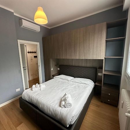 Metro Famagosta - Modern Suite Free Wifi & Parking Milano Exterior foto