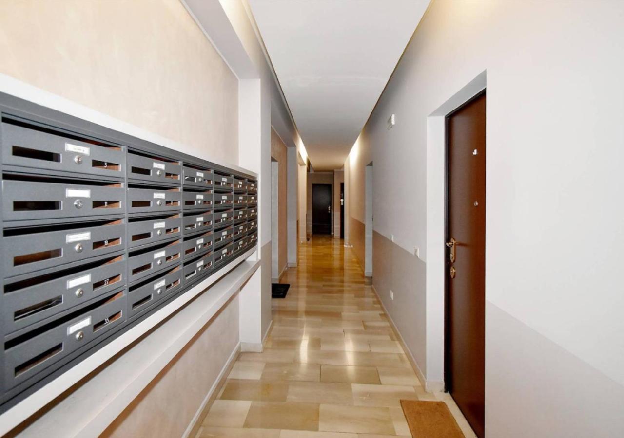Metro Famagosta - Modern Suite Free Wifi & Parking Milano Exterior foto